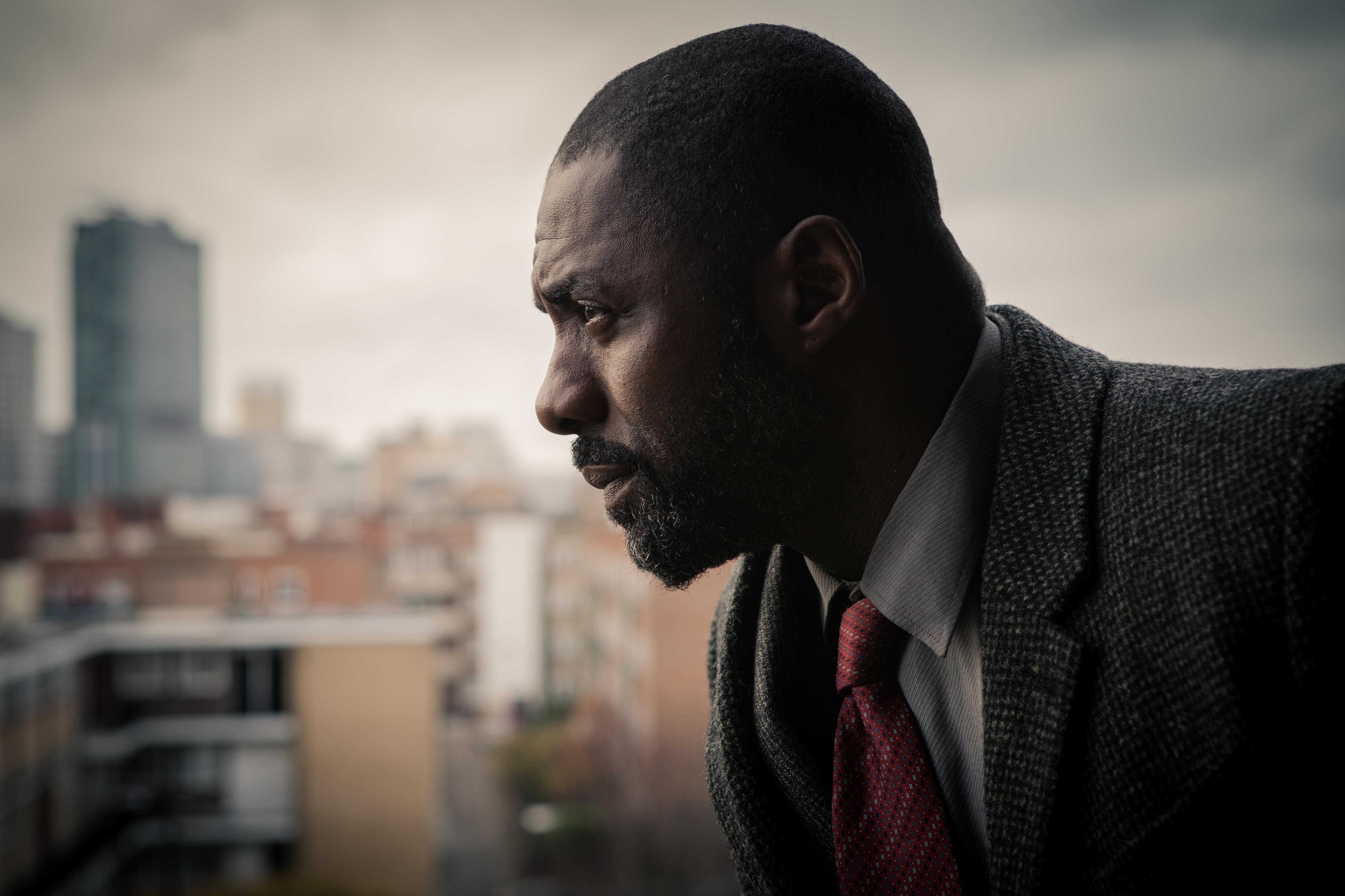 Idris Elba as Luther (Photo: Robert Viglasky, © BBC)
