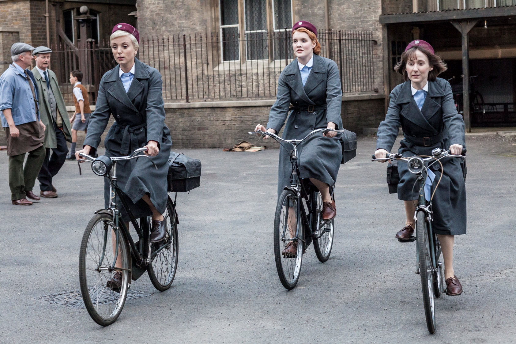 Trixie, Patsy &amp; Cynthia in Episode 6 (Photo: John Rogers/Neal Street Productions 2013)