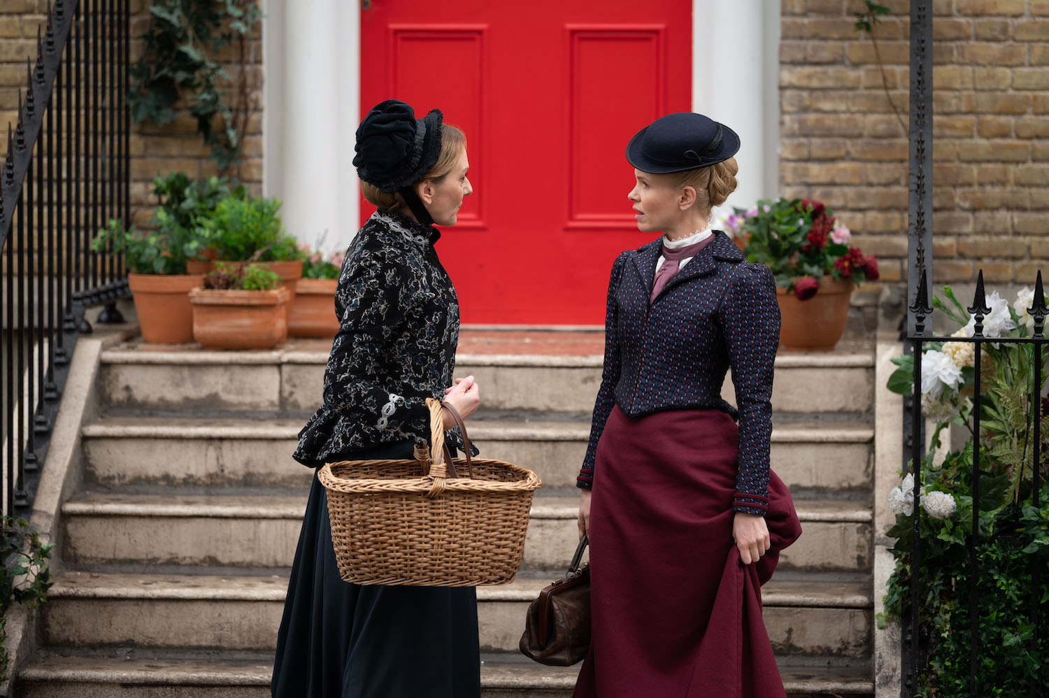  Kate Phillips and Cathy Belton in "Miss Scarlet and the Duke"