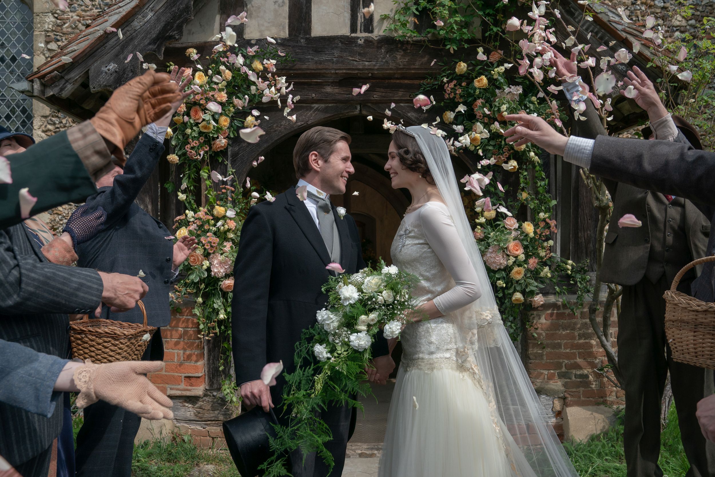 Allen Leech as Tom Branson and Tuppence Middleton as Lucy Smith in DOWNTON ABBEY: A New Era,