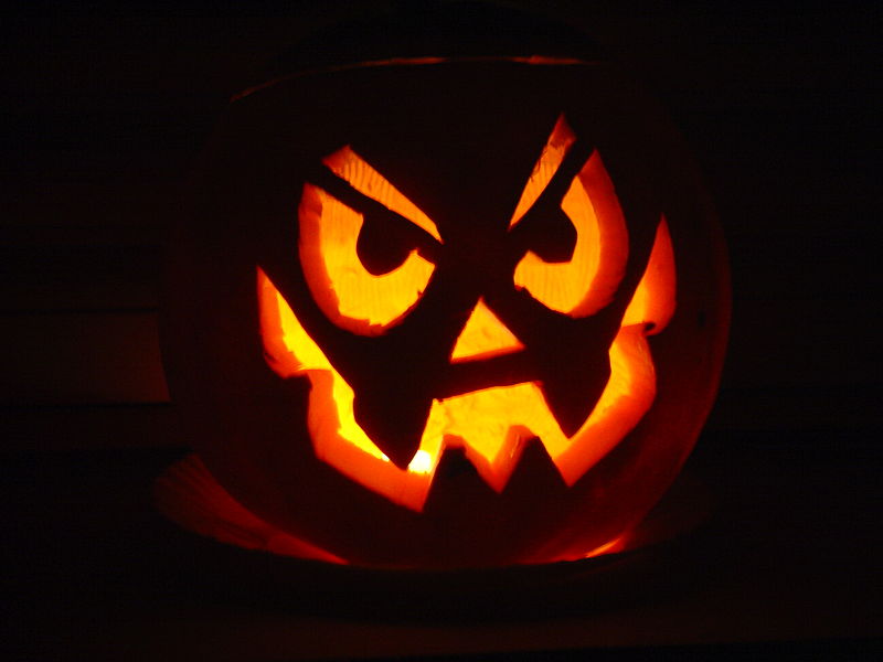Time to get in the (appropriately British) spooky spirit! (Photo: By user stardust on wikimedia)