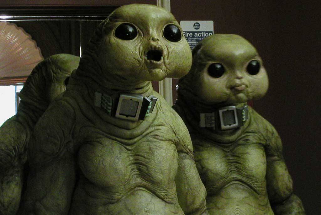 Aliens! In London! (Photo: BBC)