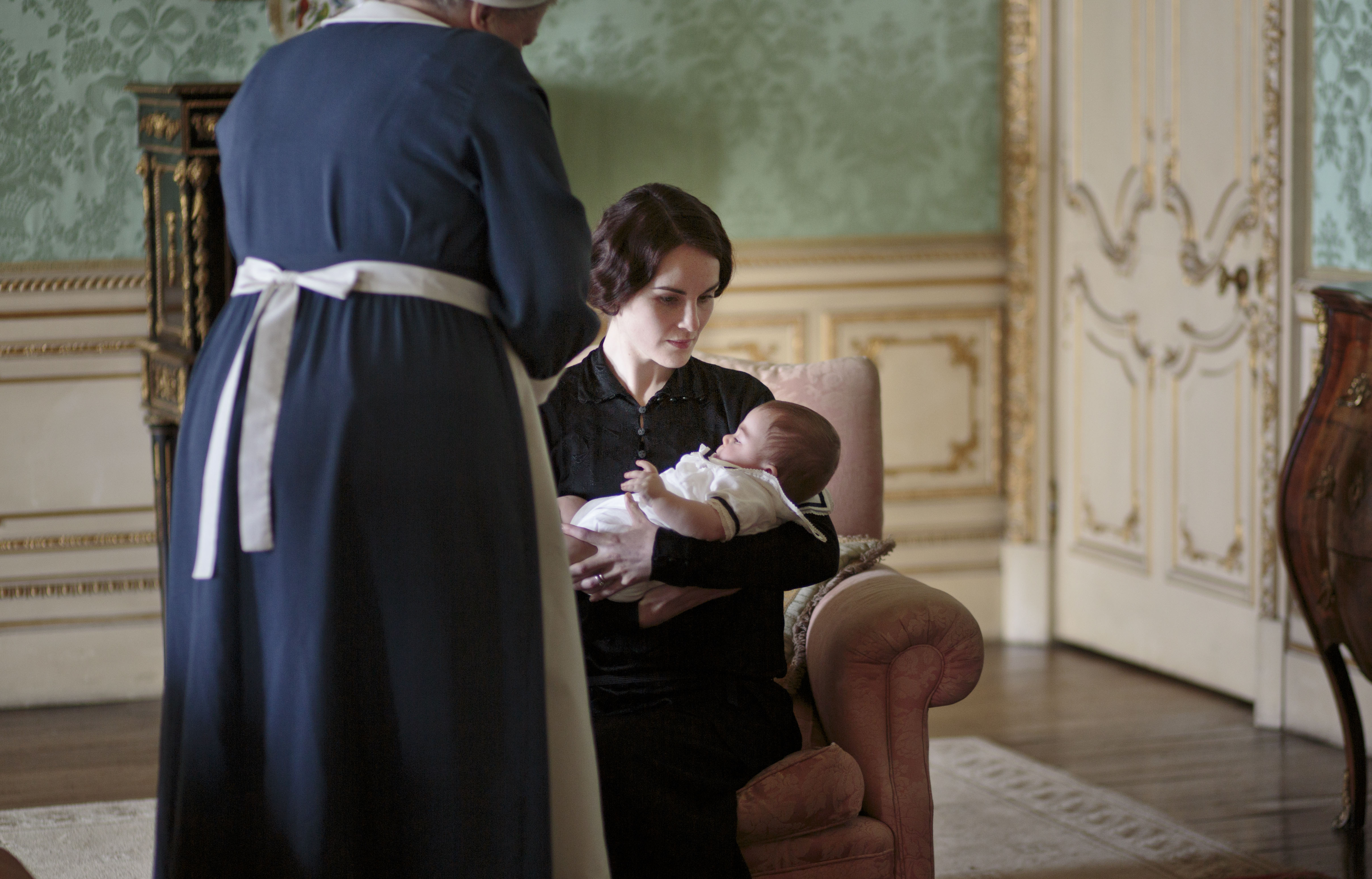 Lady Mary and adorable baby George. (Photo: Courtesy of ©Nick Briggs/Carnival Film and Television Limited 2013 for MASTERPIECE)