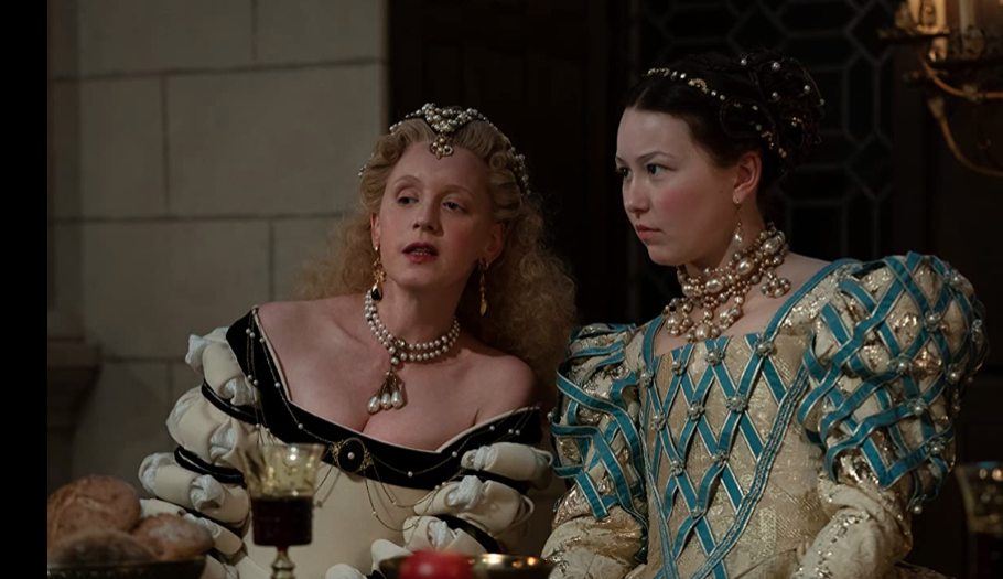 Diane de Poitiers (Ludivine Sagnie) and (Liv Hill). (STARZ) 