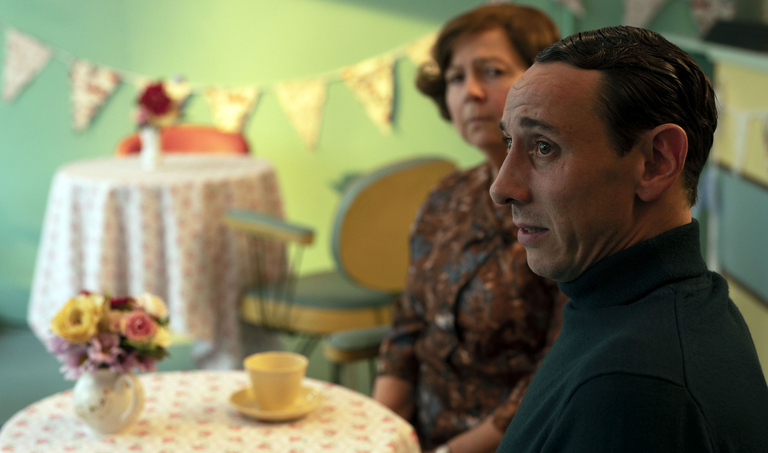 Al Weaver as Leonard Finch and Tessa Peake-Jones as Mrs. Chapman 