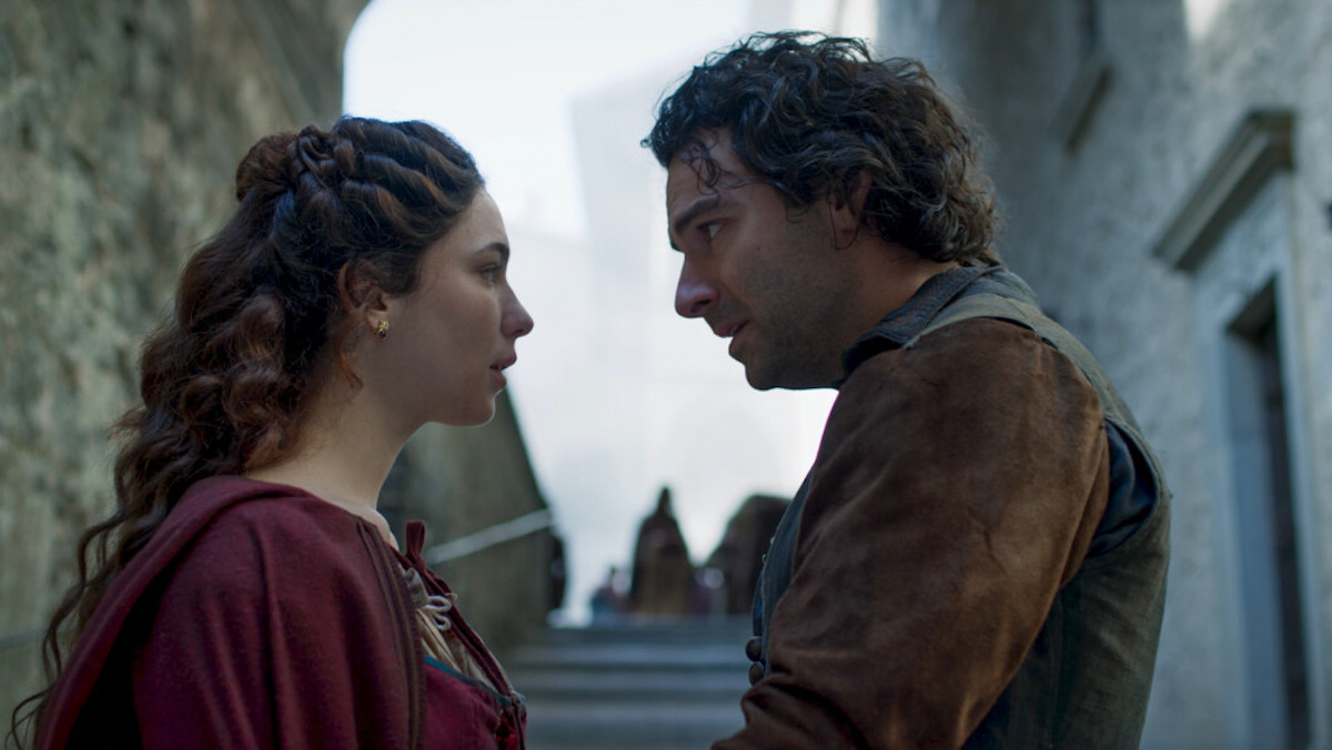 Aidan Turner and Matilda De Angelis in "Leonardo" (Photo: The CW)