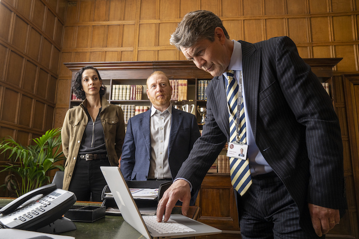 DI Max Arnold (Adrian Scarborough), DS Priya Shamsie (Sonita Henry) and James Green (Alexander Hanson) ) © Acorn TV