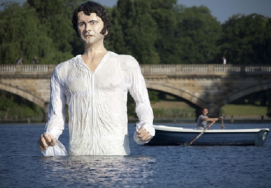 Giant Colin Firth sculpture in Hyde Park. (Photo: now-here-this.timeout.com)