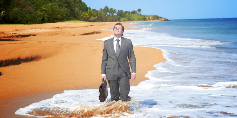 Ben Miller in mystery series "Death in Paradise" (Photo: BBC)