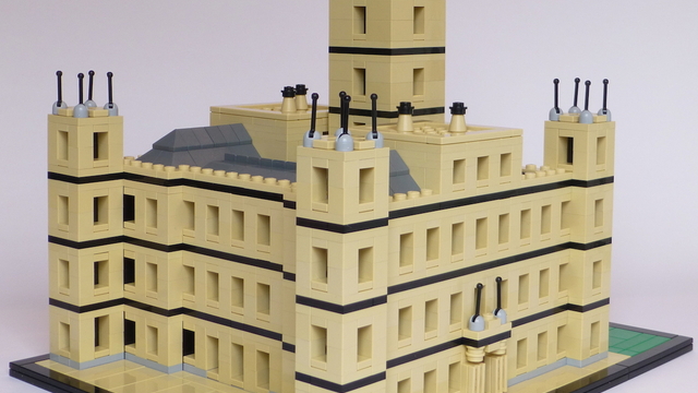 A truly amazing LEGO Highclere Castle (Photo: Eric Stevens via LEGO Cusoo)