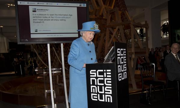 The Queen sends her first tweet. (Photo: The London Science Museum via Twitter)