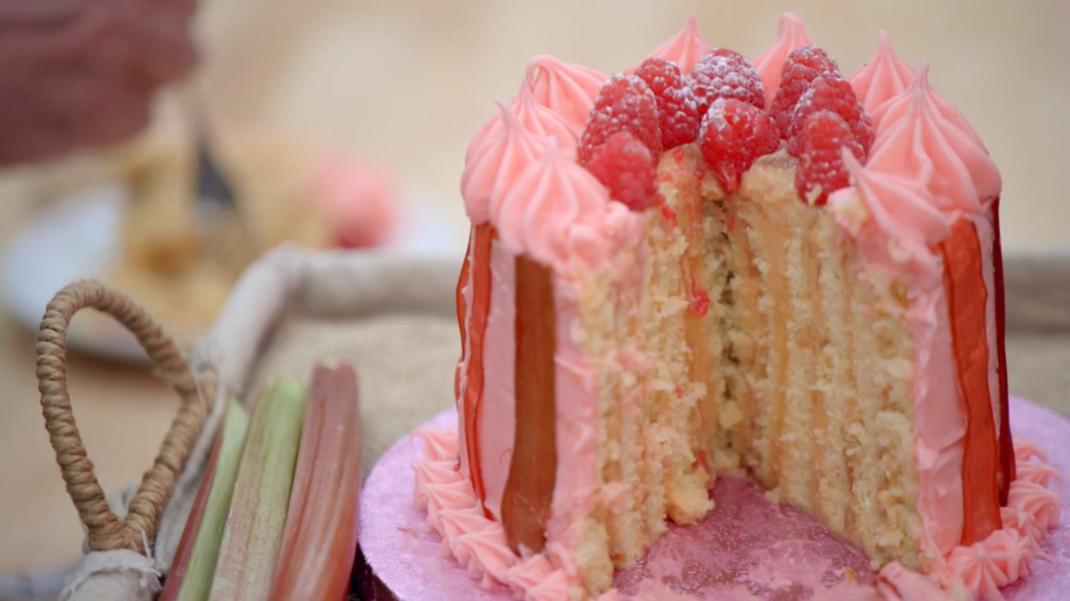 A Slice of Royalty: British Wedding Cakes | Weddings and Honeymoons