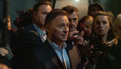 Robert Carlyle as Prime Minister Robert Sutherland in COBRA Season 1