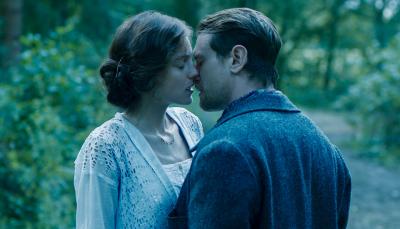 Emma Corrin and Jack O'Donnell in "Lady Chatterley's Lover"