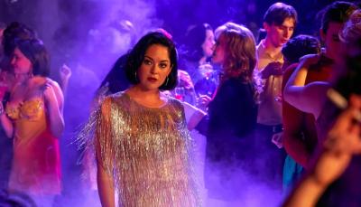 Sarah Greene as Dee Dee Harrison at the club in Sexy Beast Season 1