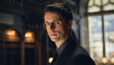 Matthew Goode as Matthew Clairmont at Oxford in A Discovery Of Witches Season 2