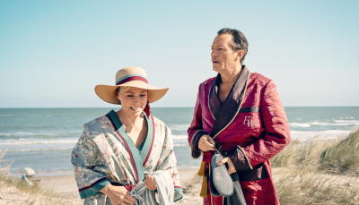 Jens Jacob Tychsen and Cecilie Stenspil on the beach in 'Seaside Hotel' Season 10