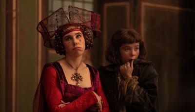 Zosia Mamet as Pampinea and Saoirse-Monica Jackson as Misia are teenagers in a time of plague in The Decameron Season 1