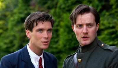 Cillian Murphy as Damien O'Donovan and Pádraic Delaney as Teddy O'Donovan in 'The Wind That Shakes The Barley'