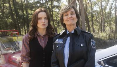 Anna Samson as Detective Inspector Mackenzie Clarke and Catherine McClements as Senior Sergeant Philomena Strong in 'Return to Paradise' Season 1