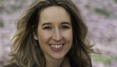 Tara Bennett Headshot