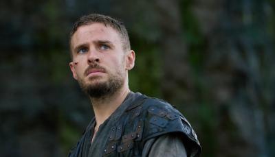 Iain De Caestecker in "The Winter King"