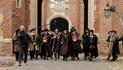Picture shows: Filming in the courtyard of Hampton Court with Mark Rylance