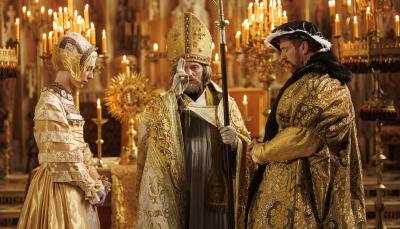 Damian Lewis and Dana Herfurth in "Wolf Hall: The Mirror and the Light"