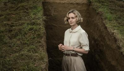 Carey Mulligan in "The Dig"