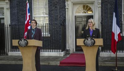 Suranne Jones and Julie Delpy in "Hostage"