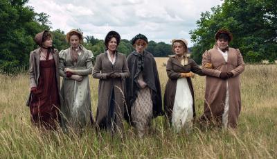 Emma Corrin as Elizabeth Bennet, Freya Mavor as Jane Bennet, Olivia Colman as Mrs. Bennet, Hopey Parish as Mary Bennet, Rhea Norwood as Lydia Bennet, Hollie Avery as Kitty Bennet in 'Pride & Prejudice'