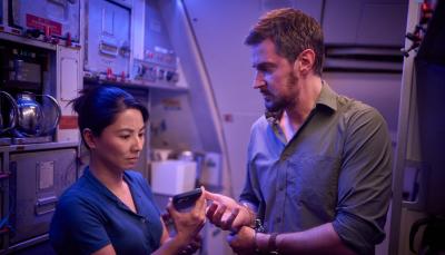 Richard Armitage and Jin Lusi in "Red Eye"