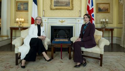 Suranne Jones and Julie Delpy in "Hostage"