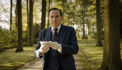 Ben Miller as Jasper Tempest in 'Professor T' Season 4