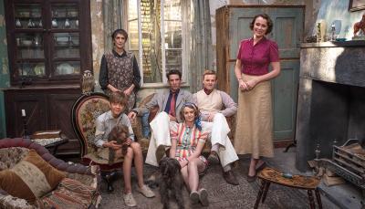 The cast of "The Durrells in Corfu" Season 2! (Photo:  Courtesy of John Rogers/Sid Gentle Films & MASTERPIECE)
