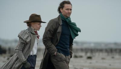 Tom Hiddleston and Claire Danes in "The Essex Serpent" (Photo: Apple TV+)