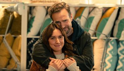 Esther Smith and Rafe Spall in "Trying" (Photo: Apple TV+)