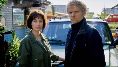 Marc Warren and Mamie McCoy in "Van der Valk" Season 2 (Photo:  Courtesy of © Company Pictures, NL Films & A3MI)