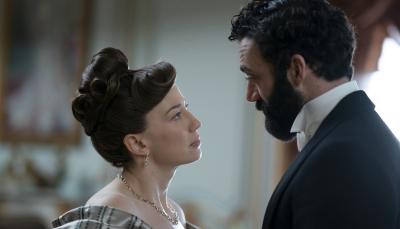 Carrie Coon and Morgan Spector in "The Gilded Age" (Photo: HBO)