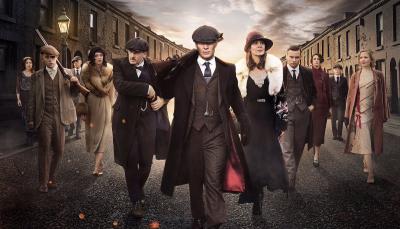 The "Peaky Blinders' Season 4 cast shot is amazingly dramatic (Photo: BBC)