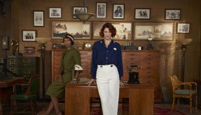 Lauren Lee Smith and Chantel Riley in "The Frankie Drake Mysteries" (Photo: CBC/Shaftesbury Films)