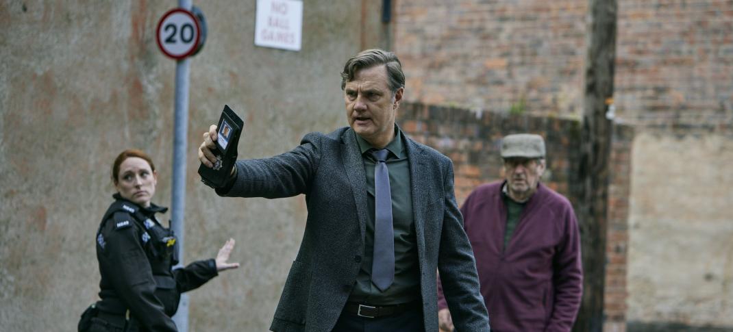 Picture Shows: Ian St Clair (David Morrissey) arriving on the crime scene while Micky Sparrow (Philip Jackson) watches in 'Sherwood' Season 1