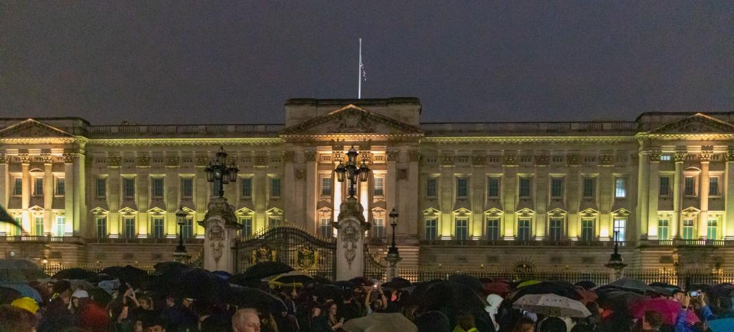 The crowd of mourners at Buckingham Palace after Elizabeth II's passing was announced