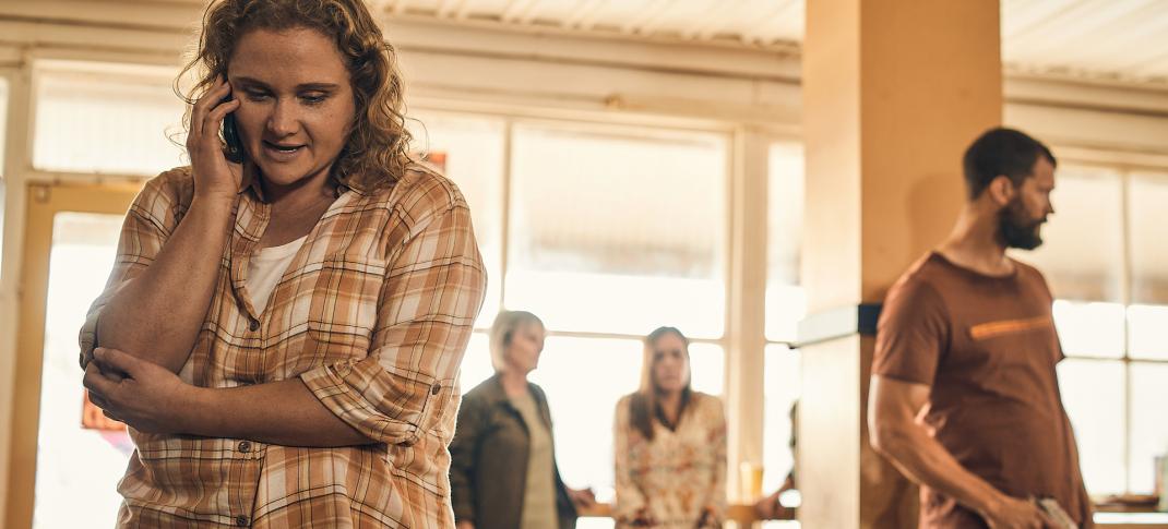 Danielle Macdonald as Helen and Jamie Dornan as Elliot in 'The Tourist' Season 1 Finale