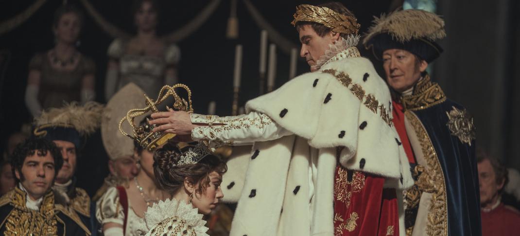 Joaquin Phoenix and Vanessa Kirby in "Napoleon" 