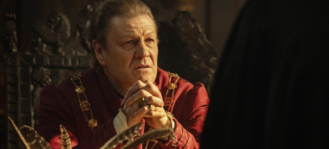 Sean Bean as Thomas Cromwell giving Shardlake his assignment in 'Shardlake'