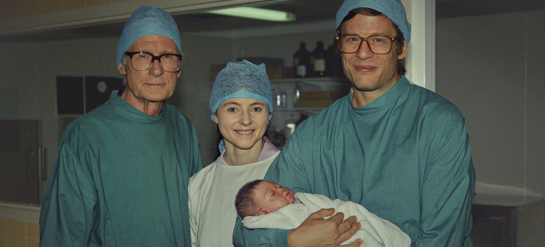 James Norton, Bill Nighy and Thomasin McKenzie in "Joy"