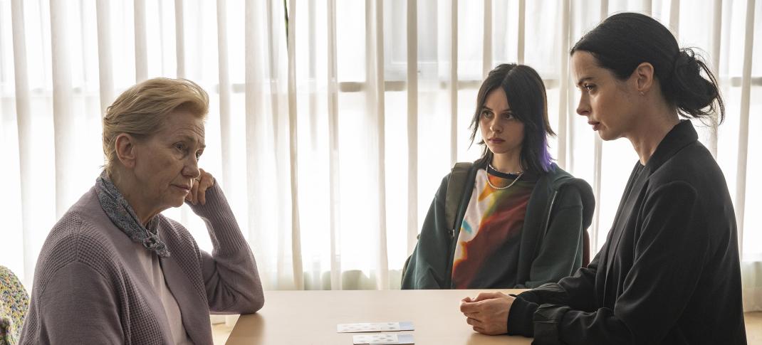 Kathy Baker, Amanda Fix as Jules, Krysten Ritter as Lucy in 'Orphan Black: Echoes' Season 1