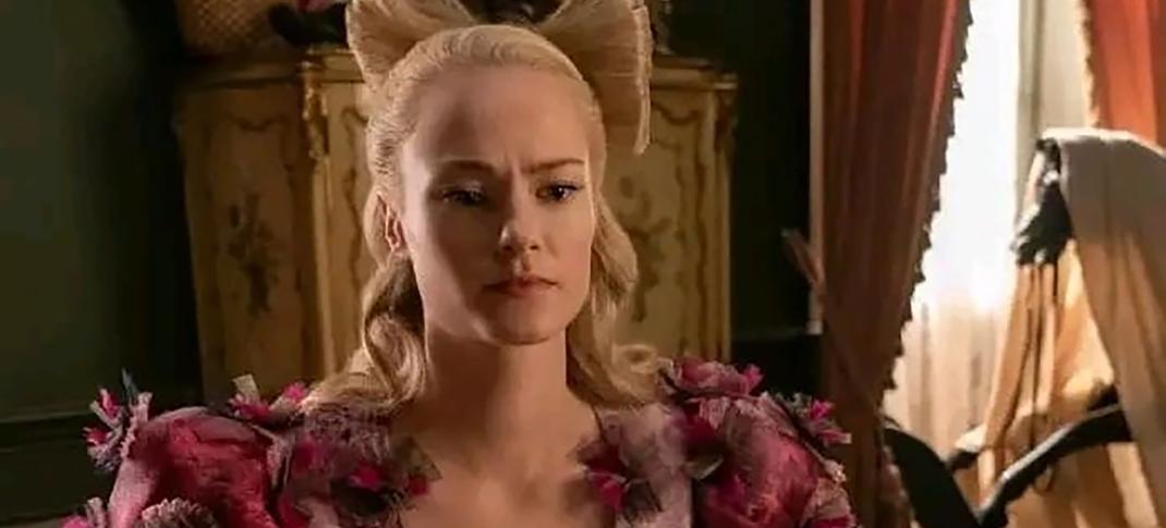 Jessica Masden as Cressida Cowper with Bow Hair in 'Bridgerton' Season 3