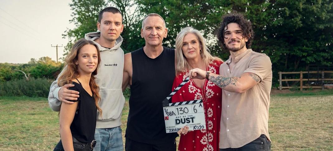 Molly Windsor, Asa Butterfield, Christopher Eccleston, Siobhan Finneran, and Fra Fee pose for the start of filming 'Out of the Dust'